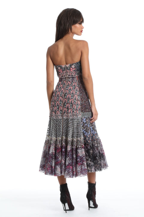 Vestido estilo corpiño de encaje texturizado sin tirantes de In Earnest Official Byron Lars
