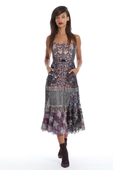 Vestido estilo corpiño de encaje texturizado sin tirantes de In Earnest Official Byron Lars