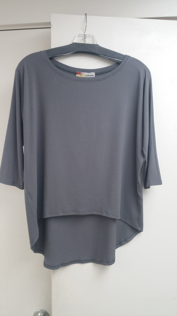 Blusa asimétrica de mangas 3/4 Harari