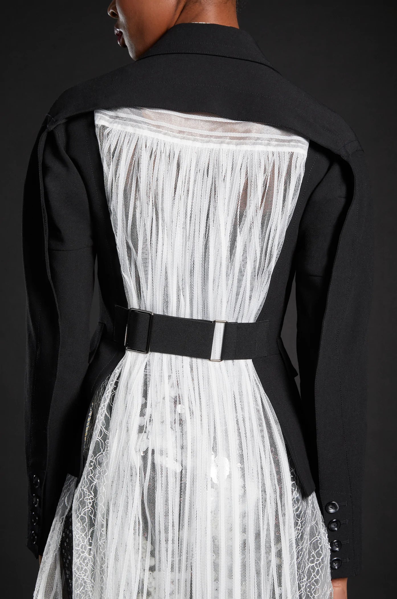 Blusa extragrande de rayas transparentes de In Earnest Byron Lars