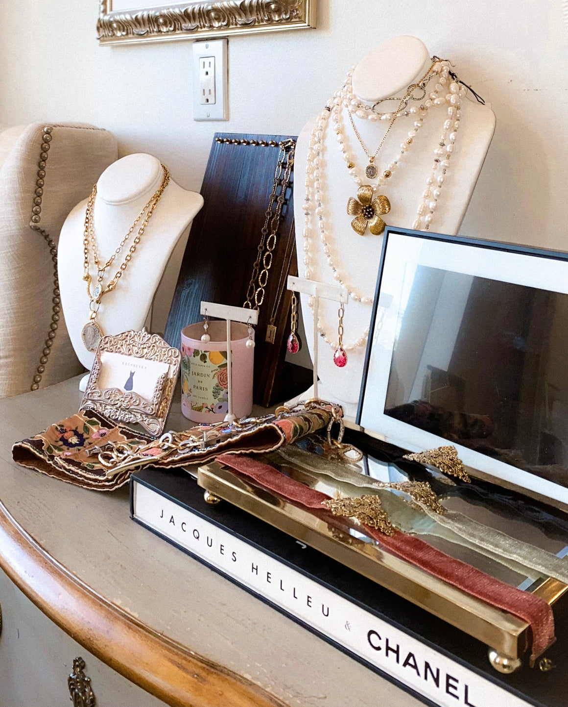 ACCESSORIES AND SHOES