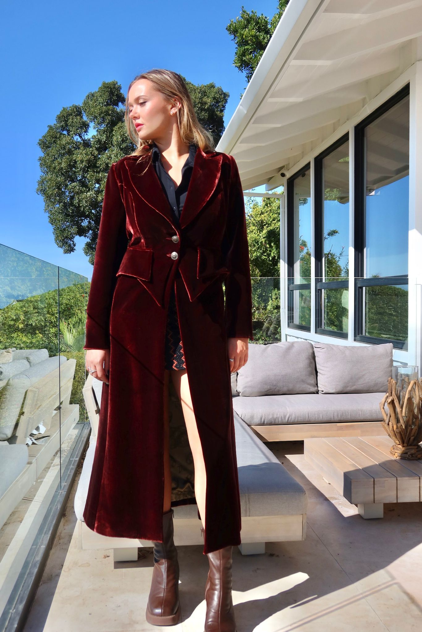 T.ba Verdi Silk Velvet Coat | Spanish Designer Outerwear 38 / Borgogna (Burgundy) T.ba Verdi Silk Velvet Coat | Spanish Designer Outerwear 38 / Borgogna (Burgundy)