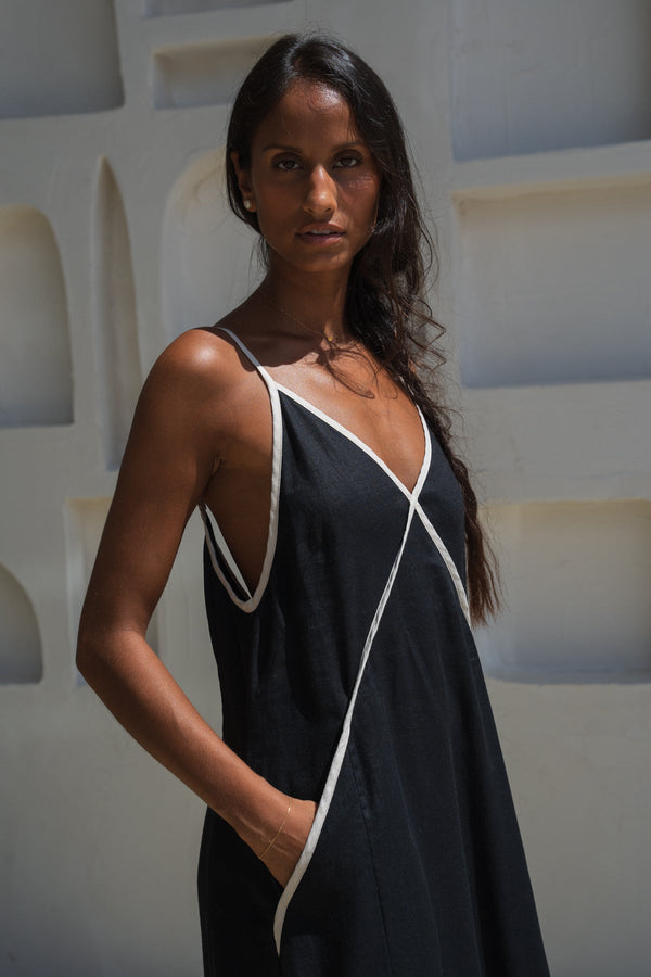 Lilly Pilly Azalea Linen Maxi Dress – Black & Oatmeal