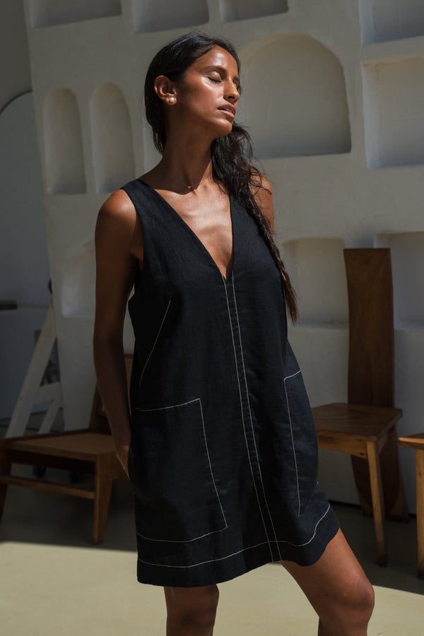 Lilly Pilly Isla Linen Dress – Black