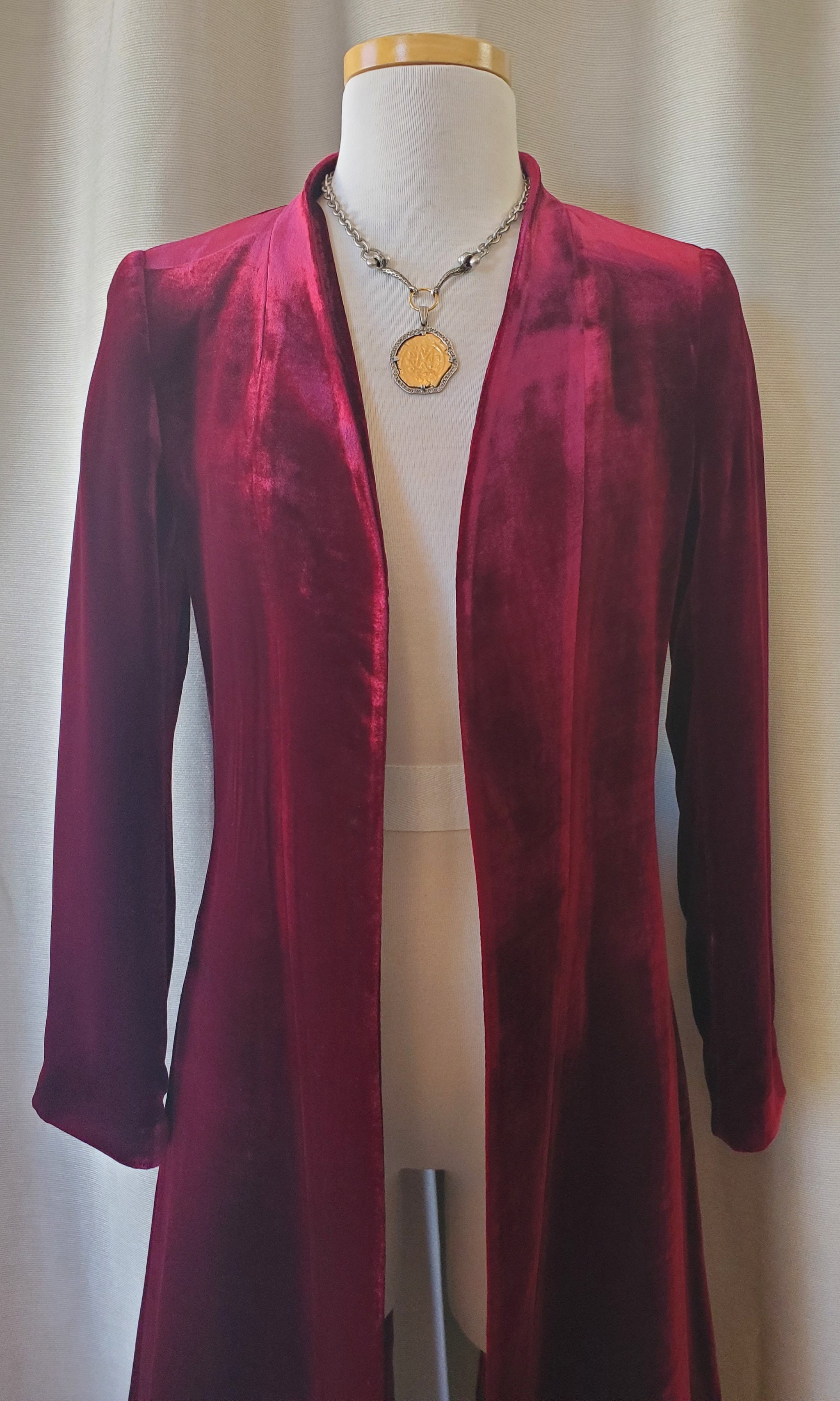 T.ba Morgana Coat In Velvet - PapillonStyles